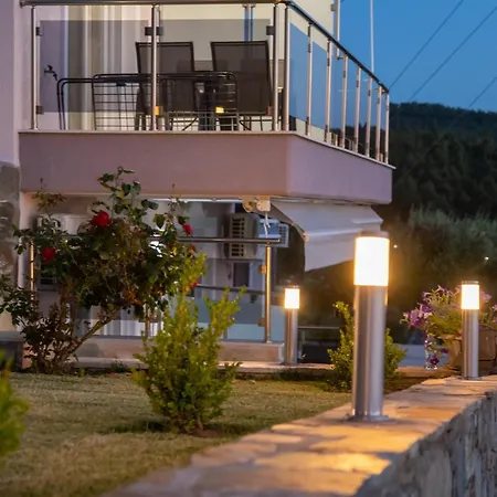 Ξενοδοχείο με διαμερίσματα Art