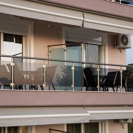 Art Aparthotel Neos Marmaras